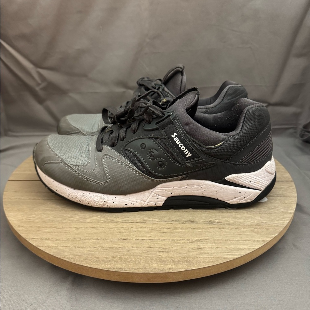 Saucony Grid 9000 Retro Running Shoe Men’s 8.5 Women’s 10 Grey Black White